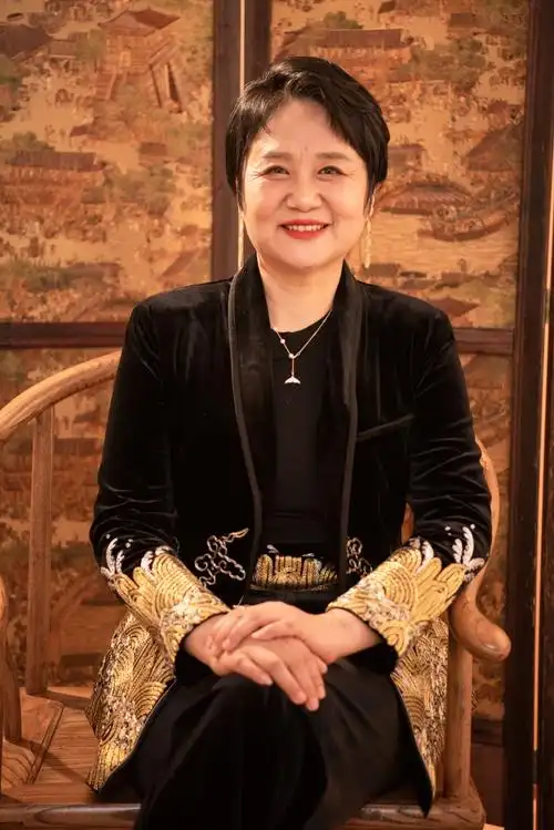 何月蓉院士 - 英国皇家医学院院士